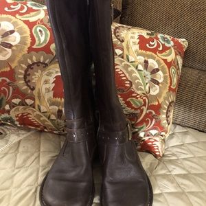 Beautiful knee high boots.  In near perfect condition!